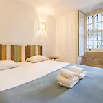 Guestready - Historic Courtyard Townhouse *