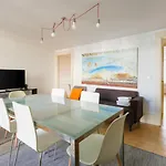Guestready - Historic Courtyard Townhouse Porto