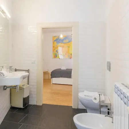 Guestready - Historic Courtyard Townhouse