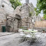Guestready - Historic Courtyard Townhouse *