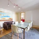 Guestready - Historic Courtyard Townhouse Ferienhaus *