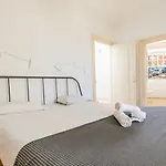 Ferienhaus Guestready - Historic Courtyard Townhouse
