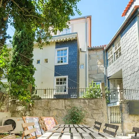 Guestready - Historic Courtyard Townhouse Semesterbostad Oporto