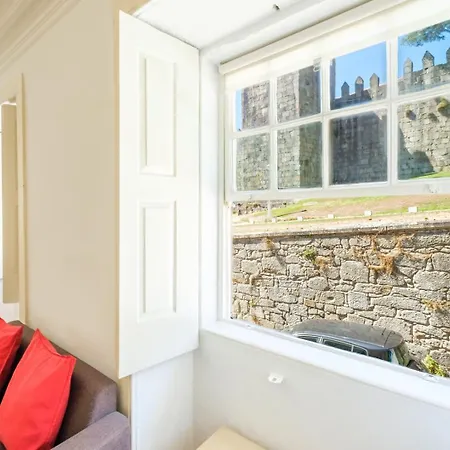 Semesterbostad Guestready - Historic Courtyard Townhouse Oporto