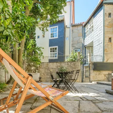 Guestready - Historic Courtyard Townhouse Ferienhaus Porto