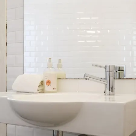 Guestready - Historic Courtyard Townhouse