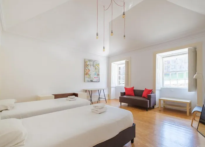 Guestready - Historic Courtyard Townhouse