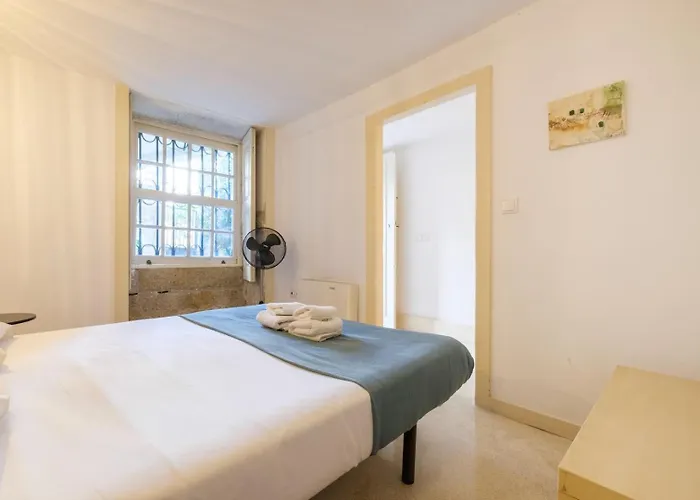 Prázdninový dům Guestready - Historic Courtyard Townhouse