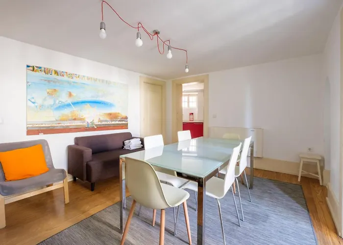 Guestready - Historic Courtyard Townhouse Prázdninový dům *