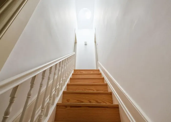 Guestready - Historic Courtyard Townhouse