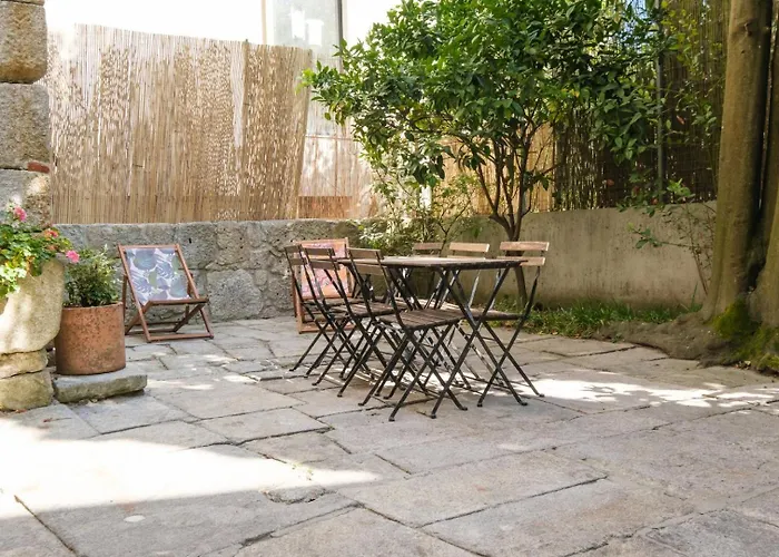 Guestready - Historic Courtyard Townhouse