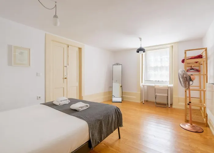 Guestready - Historic Courtyard Townhouse