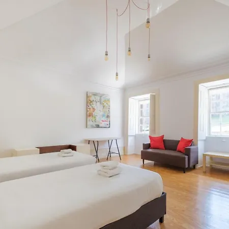 Guestready - Historic Courtyard Townhouse