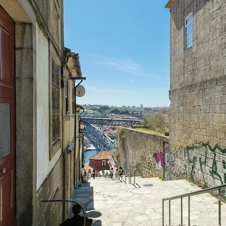 Guestready - Historic Courtyard Townhouse