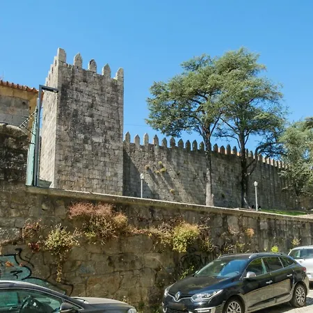 Ferienhaus Guestready - Historic Courtyard Townhouse