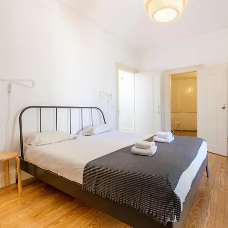 Guestready - Historic Courtyard Townhouse *