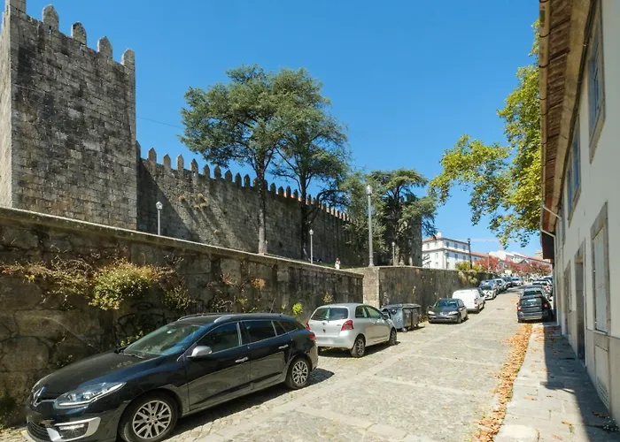 Guestready - Historic Courtyard Townhouse