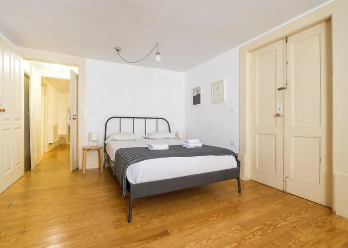 Dom wakacyjny Guestready - Historic Courtyard Townhouse