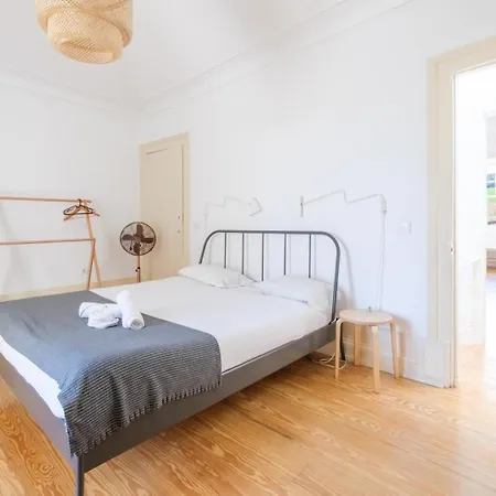Vakantiehuis Guestready - Historic Courtyard Townhouse *