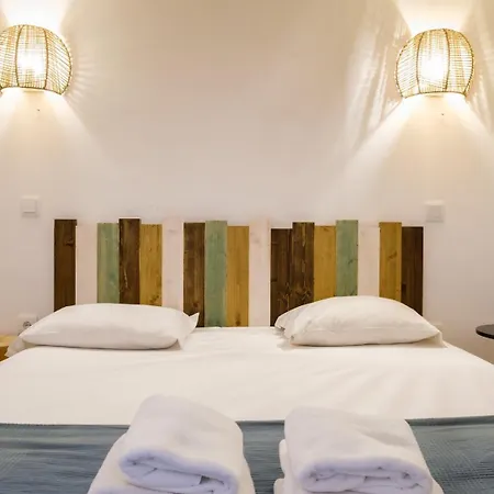 Vakantiehuis Guestready - Historic Courtyard Townhouse Porto
