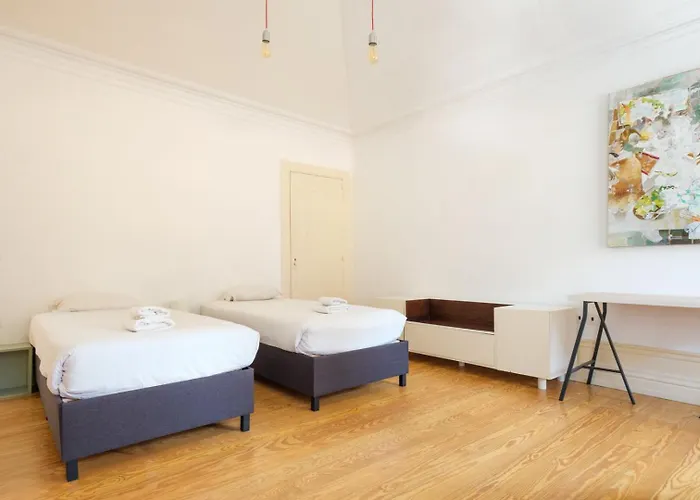 Guestready - Historic Courtyard Townhouse Oporto