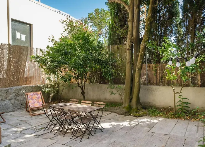 Сasa de vacaciones Guestready - Historic Courtyard Townhouse *
