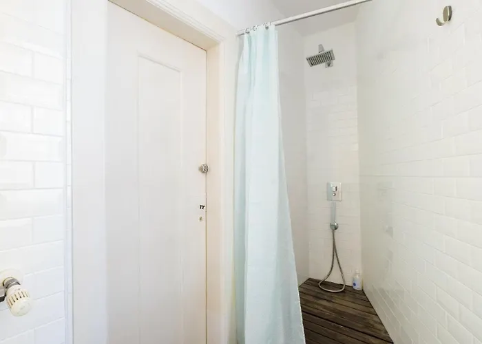 Сasa de vacaciones Guestready - Historic Courtyard Townhouse *