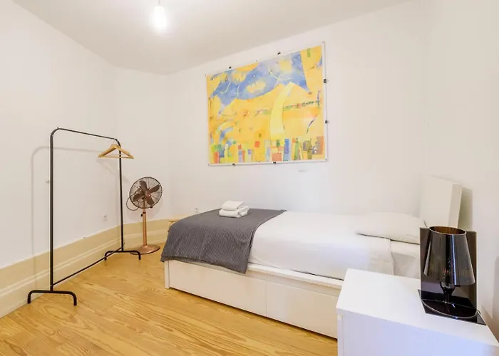 Сasa de vacaciones Guestready - Historic Courtyard Townhouse