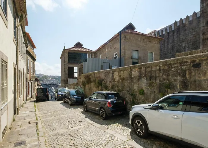 Сasa de vacaciones Guestready - Historic Courtyard Townhouse *