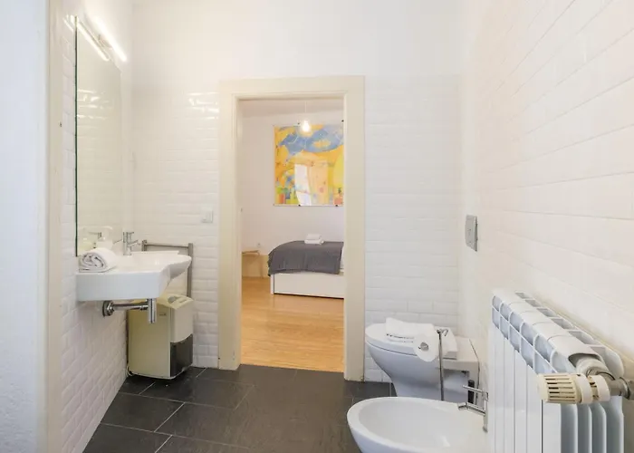 Guestready - Historic Courtyard Townhouse